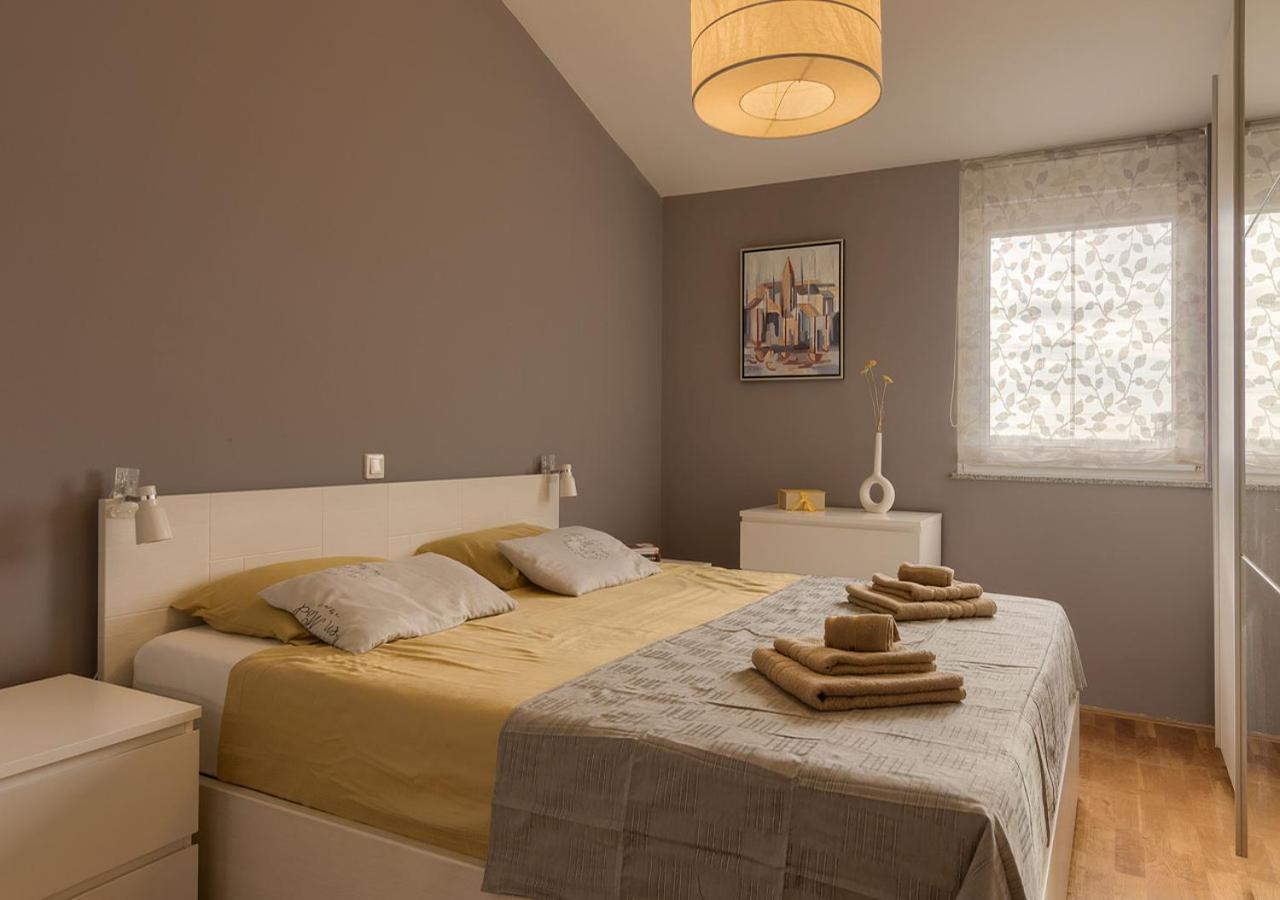 Apartment Leki - Newly Renovated, Modern City Spot Pula Exterior foto